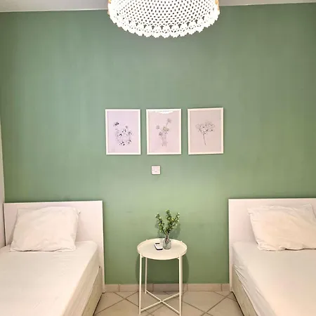 شقة H&o In Paphos! *