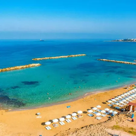 H&o In Paphos! Apartamento *