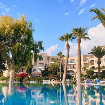 H&o In Paphos! Apartamento